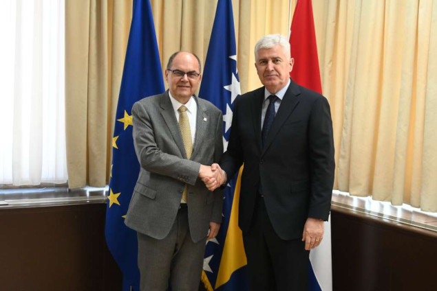 Schmidt razgovarao sa Čovićem o političkoj situaciji i radu Parlamentarne skupštine BiH