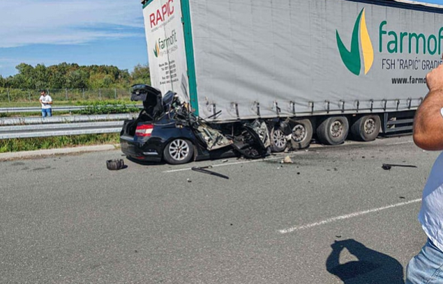 Teška saobraćajna nesreća u Bosanskoj Gradišci: Automobilom udario u kamion