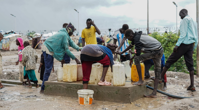 Bez hrane, bez vode, bez puta kući – povratnici iz Sudana zaglavljeni u pograničnom gradu