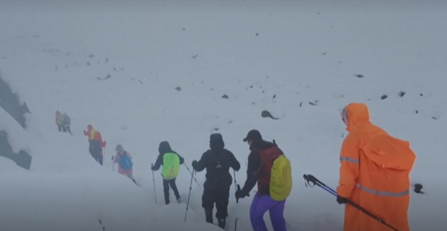 Snježna oluja na Himalajima: 350 planinara spašeno, stotine još u planinama