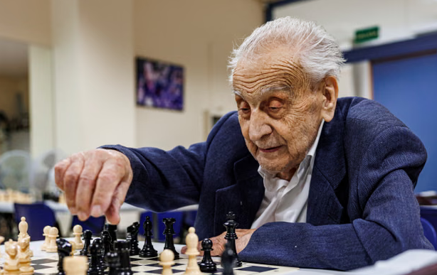 ‘Možete mnogo naučiti iz poraza’: Upoznajte 104-godišnjeg Don Manuela, najstarijeg šahistu na svijetu