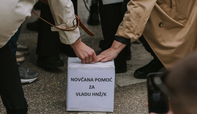 Zdravstveni radnici HNK ne odustaju: Protest uz ironiju i donacije za Vladu koja "nema novca"