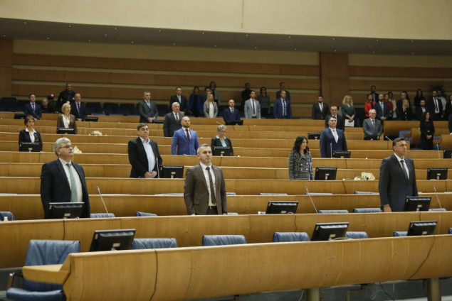 Klub SDA: Konakovićev pristanak da s predsjednikom entiteta pregovara o državnoj imovini potvrđuje da je nedorastao funkciji