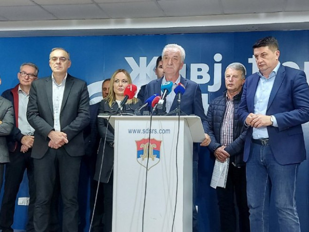 Predsjedništvo SDS-a dalo ostavku - umjesto Šarovića Miličević ili Babalj