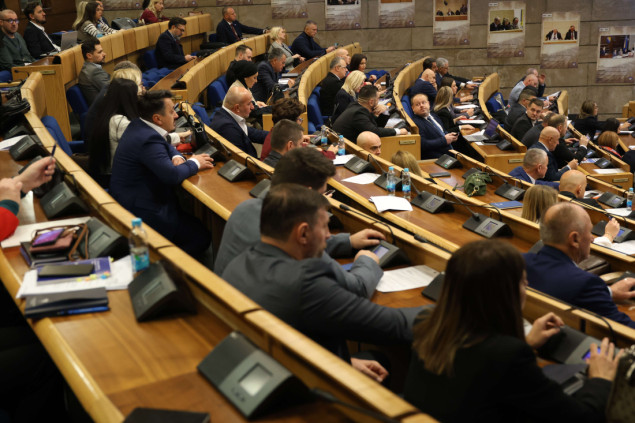 Dva kruga glasanja i tajno izjašnjavanje obilježili usvajanje dnevnog reda u Parlamentu FBiH