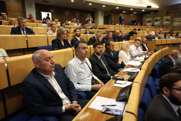 Opozicija traži dopunu dnevnog reda, ključna tačka rebalans budžeta