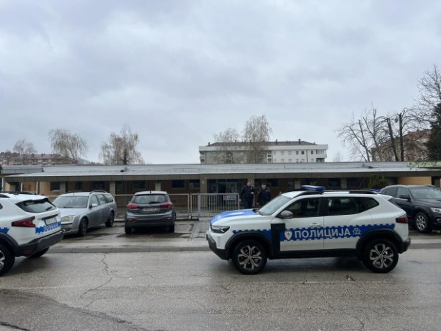 Na adrese nekoliko osnovnih škola u Banjoj Luci upućene poruke o postavljenim bombama
