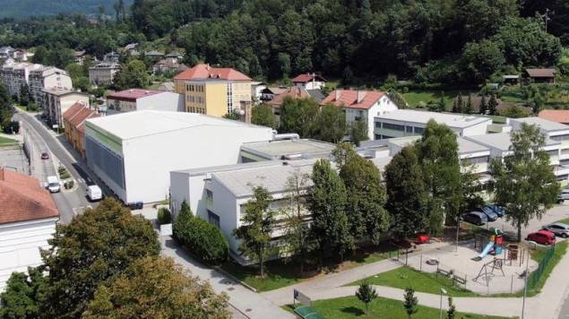 U dvije škole u Sloveniji stigli prijeteći mailovi, policija obezbijedila objekte