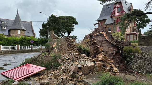 Oluja Ciaran zahvatila zapadnu Evropu, šestero poginulih