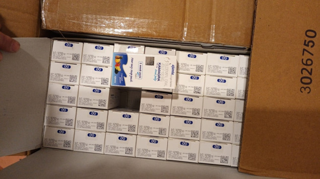 Kamagra oduzeta na prijelazu Karakaj, srebro na području Tuzle