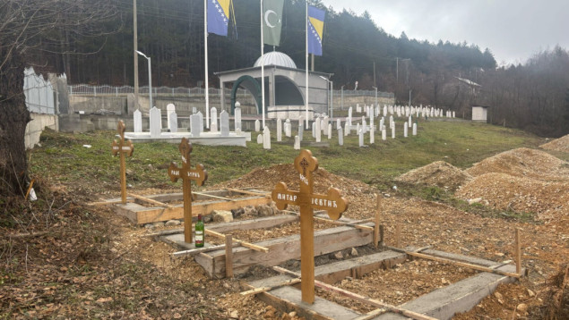 Krstovi u Srebrenici ostaju bez pravnog epiloga, Tužilaštvo odbacilo prijavu