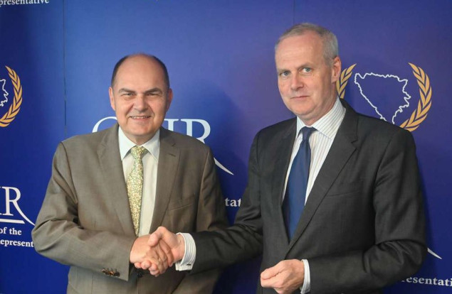 Schmidt s visokom delegacijom NATO-a: Sigurnosna situacija u BiH stabilna, ali neophodan oprez