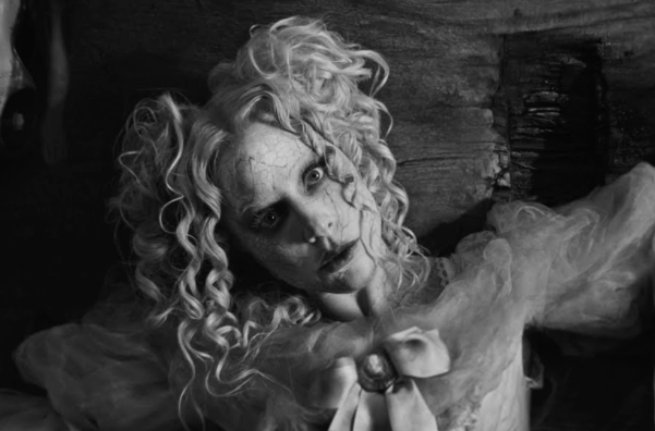 Lady Gaga je objavila spot za pjesmu ‘The Dead Dance’ u režiji Tima Burtona