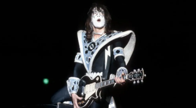 Preminuo gitarista Ace Frehley, osnivač američke rock grupe "Kiss"