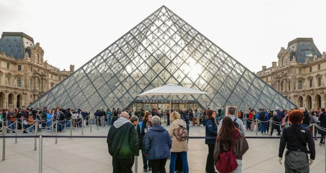 Muzej Louvre podiže cijene ulaznica i najavljuje premještanje Mona Lise