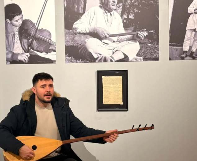 Zemaljski muzej BiH: Stručno vođenje kroz izložbu "Pričanje kroz pjesmu: Narativne pjesme u tradiciji BiH”