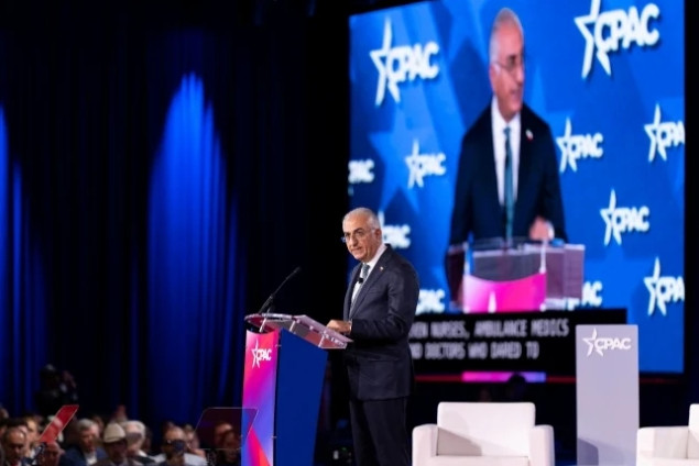 Reza Pahlavi dočekan burnim aplauzom na konferenciji američkih konzervativaca