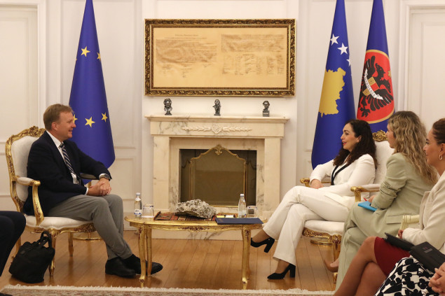 Sorensen u Prištini s Osmani i Kurtijem o napretku dijaloga