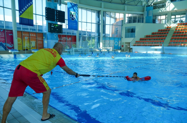 Učestala utapanja na kupalištima u BiH: Osobe koje nisu spasioci ne bi trebali ugrožavati i sebe kod pružanja pomoći