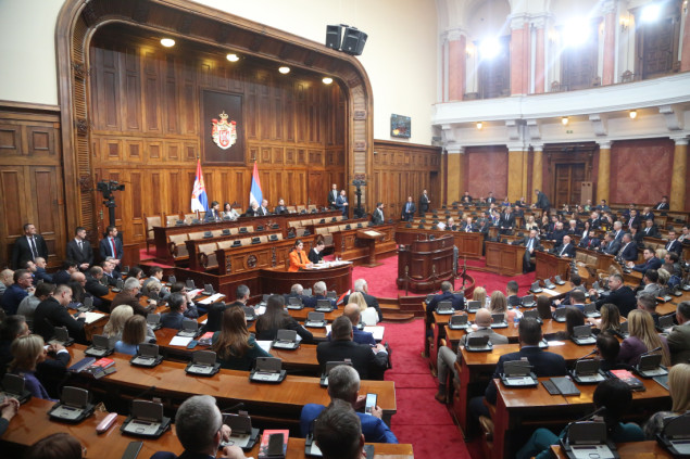 Nastavljena burna rasprava na sjednici Narodne skupštine Srbije o izboru predsjednika parlamenta