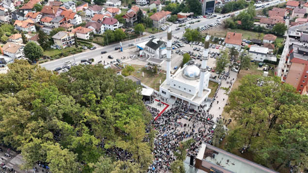 Hiljade ljudi na otvorenju Čaršijske džamije u Srebreniku