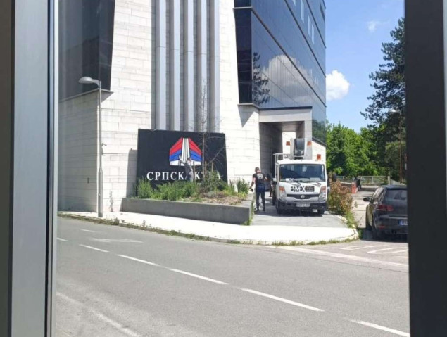 Uklonjen natpis 'Srpska kuća' sa objekta bivše kockarnice u Brčkom