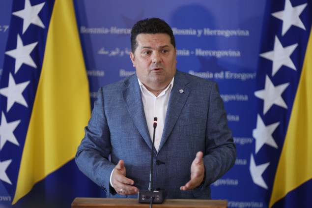 Stevandić odgovorio Schmidtu, iznio niz uvreda visokom predstavniku