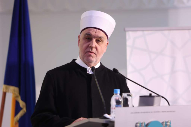 Potpisani ugovori sa dobitnicima stipendija iz Fonda Bejtul-mal