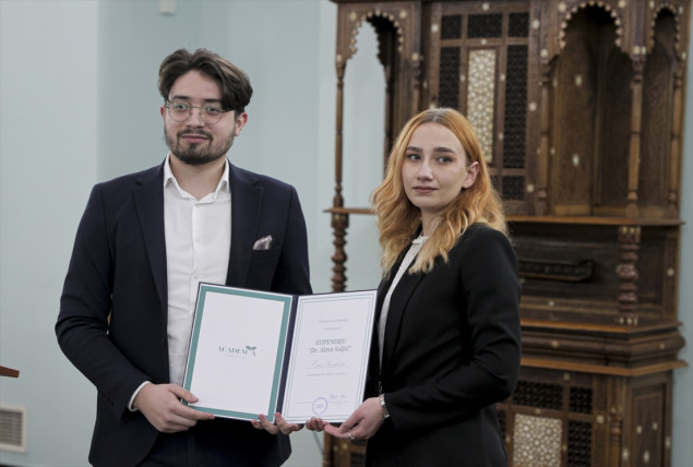 Dodijeljene stipendije “Dr. Azra Spahić“ i “Dr. Alma Suljić“