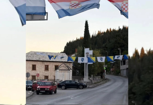 Grad Stolac pozvao udruge i pojedince da uklone navijačke zastave