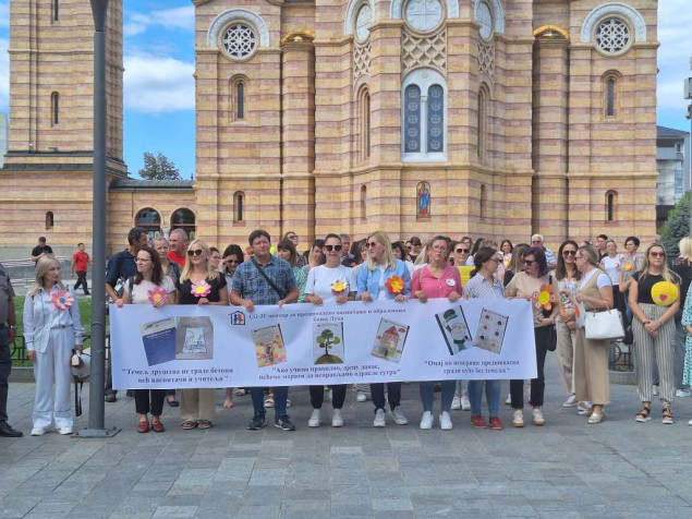 Štrajk u banjalučkim vrtićima nastavljen, okupljanje otkazano, a od ponedjeljka rigoroznije mjere