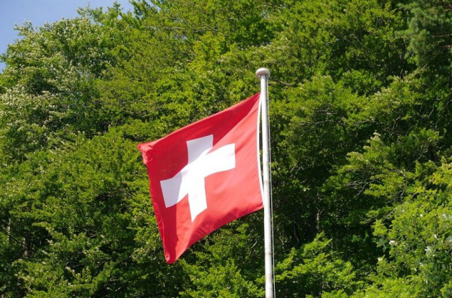 Švicarska: Bliže veze sa EU i NATO, zadržati neutralnost