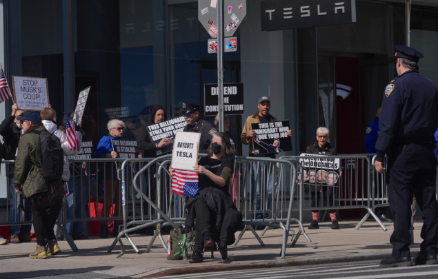 Demonstranti protestirali protiv Elona Muska u New Yorku