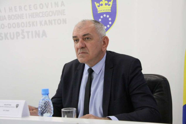 Ivo Tadić nije zadovoljan stanjem u koaliciji i najavljuje mogućnost izlaska iz vlasti u ZDK-u