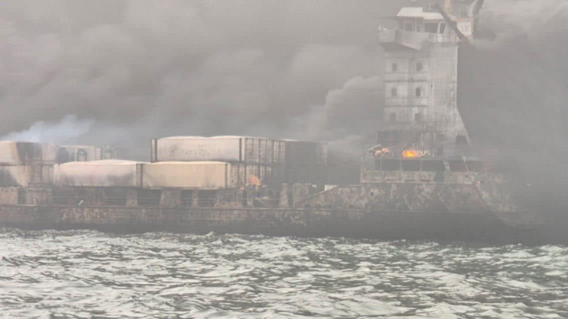 Tanker i teretni brod u plamenu poslije sudara kod Engleske, 32 osobe povrijeđene