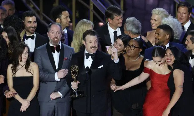 Emmy 2022: Trijumf serija Nasljeđe, Ted Lasso i Bijeli lotos