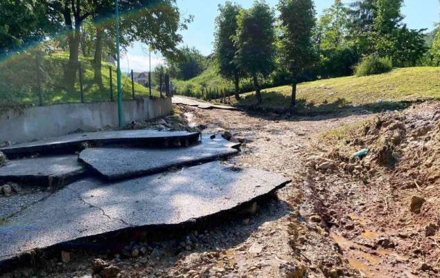 Bećirović traži izdvajanje interventnih sredstava za nevremenom pogođena područja Teočaka