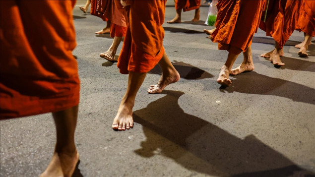Hiljade ljudi bosonogo marširalo za mir u Kambodži dok počinju pregovori s Tajlandom