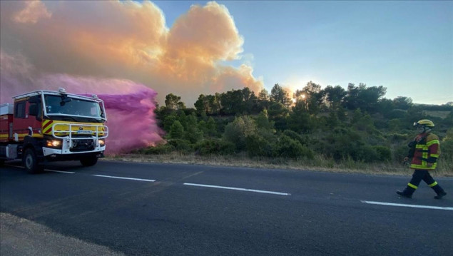 Francuska nastavlja borbu s požarima, izgorjelo više od 16.000 hektara