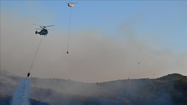 Turska: Helikopter za gašenje požara pao u vodu, jedna osoba spašena za tri se traga