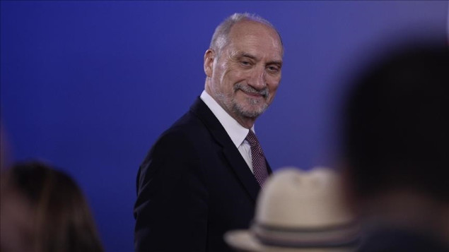 Poljsko tužilaštvo podiglo optužnicu protiv bivšeg ministra odbrane zbog odavanja povjerljivih informacija