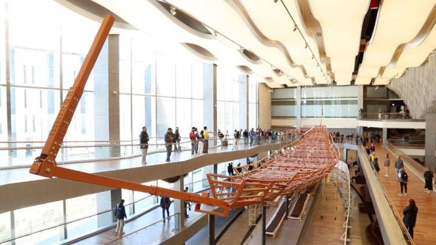 Ponovo sastavljen drugi solarni brod faraona Khufua u Velikom egipatskom muzeju