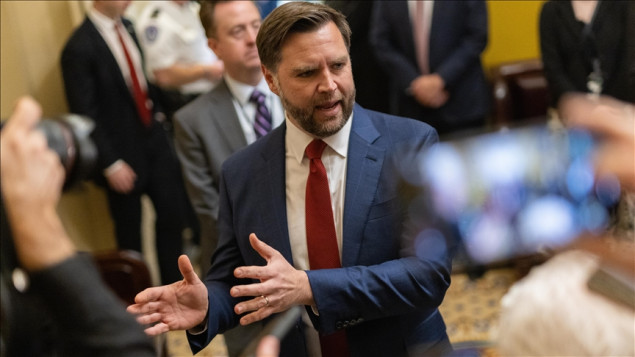 Vance: Otpor lokalnih vlasti imigracijskim zakonima doprinosi neredima u gradovima