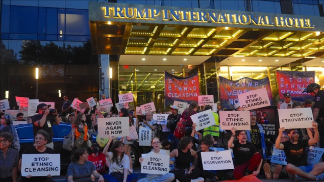 Protest ispred Trumpovog hotela u New Yorku protiv izgladnjivanja Gaze