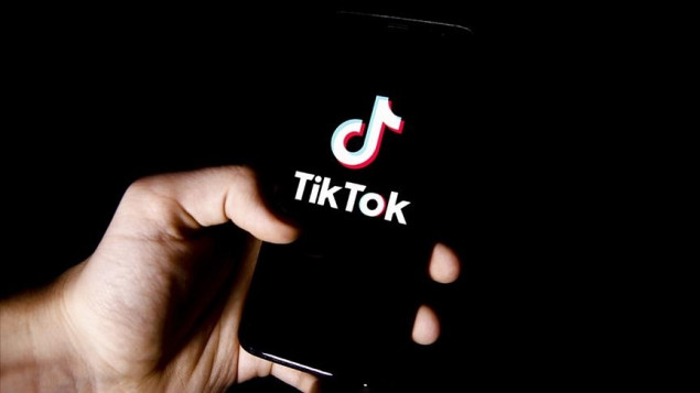 Amnesty: TikTok ugrožava tinejdžere promovišući suicidalni sadržaj u Francuskoj