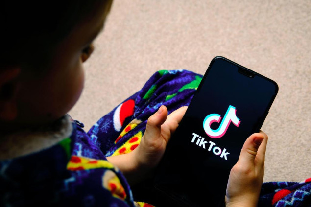 Velika Britanija sa 14,5 miliona eura kaznit će TikTok