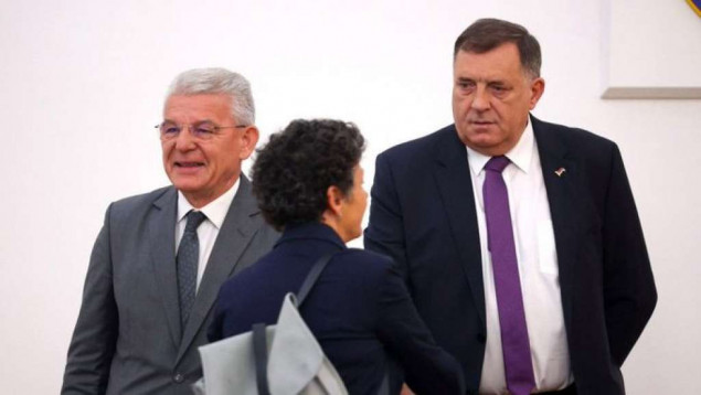 "Rekli smo Dodiku da ne može podržavati Putina i napredovati na putu ka EU"