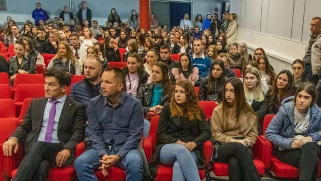 Vlada USK-a ove godine stipendira više od 500 studenata