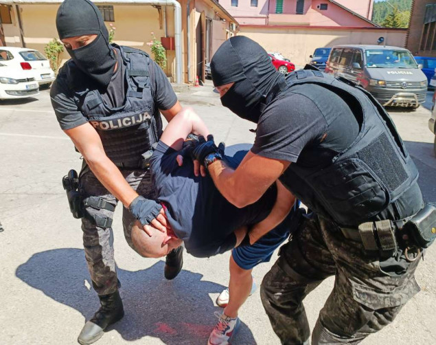 U akciji Uprave policije MUP-a TK uhapšeno pet osoba