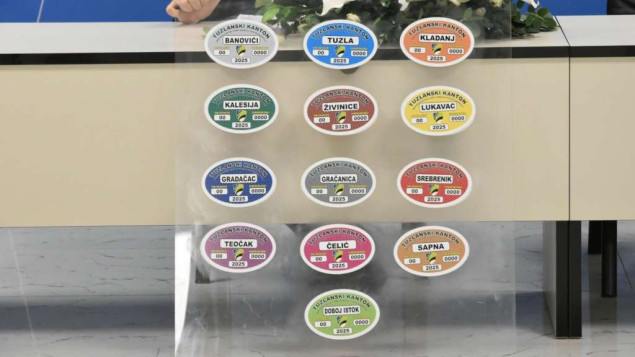 U Tuzlanskom kantonu počela podjela dopunskih taksi oznaka za 2026.